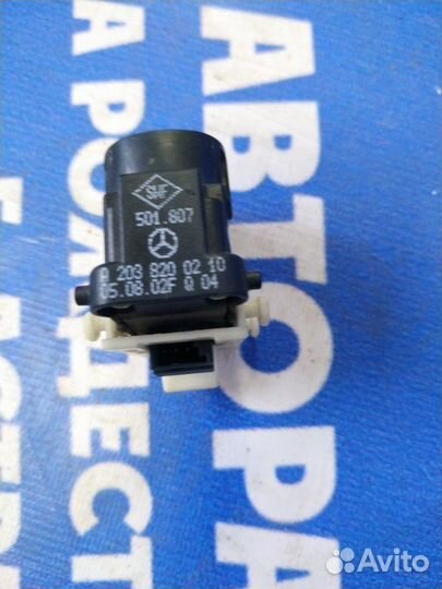 Кнопка стеклоподъемника Mercedes-Benz W203 седан