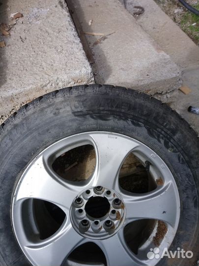 Bridgestone Blizzak Revo GZ 215/65 R16