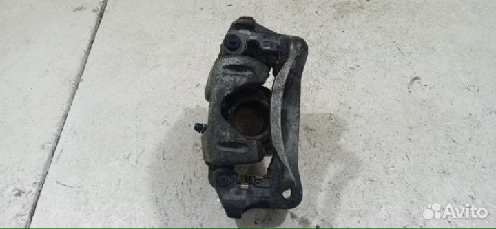 Суппорт задний левый Toyota Land Cruiser Prado 150