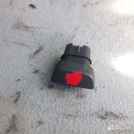 Кнопка аварийки на Форд Фокус 2