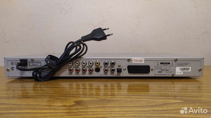 DVD плеер BBK DV527S