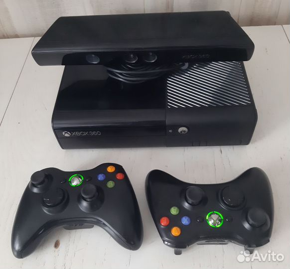 Xbox360E прошит LT3.0 + freeboot 2 Джоя кинект