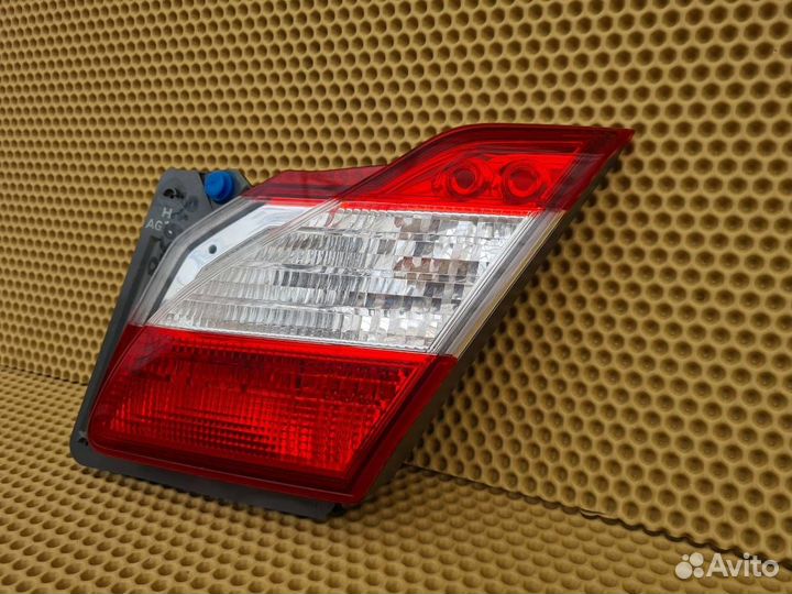 Фонарь в крышку багажника задний правый Infiniti