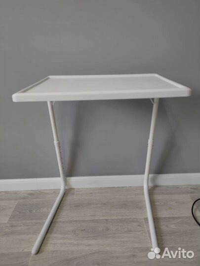 Столик для ноутбука