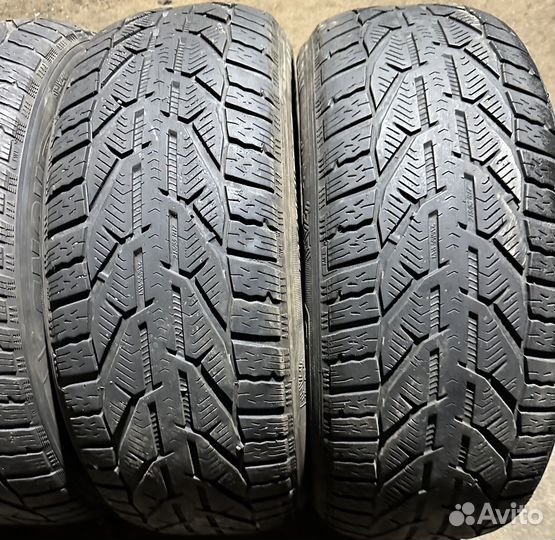 Kormoran Snow 215/55 R17 98V