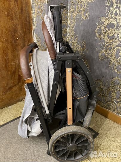 Прогулочная коляска luxmom