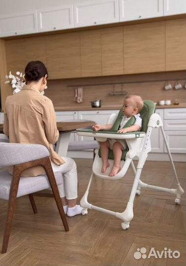 Стульчик для кормления новый
