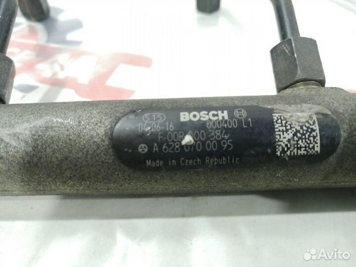 Топливная рейка правая Mercedes-Benz E-Class W211