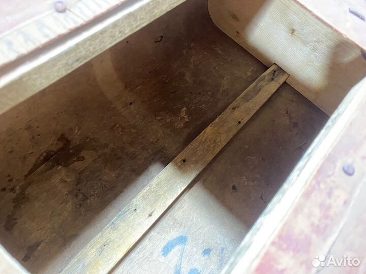 Старинный, большой чемодан (дерево)