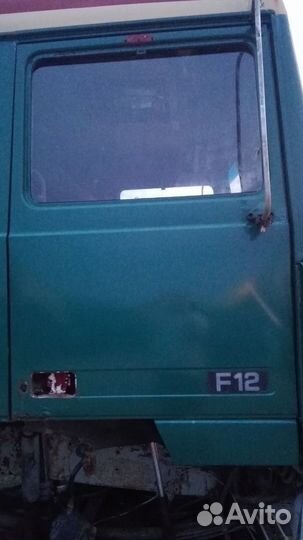 Дверь правая Volvo F F12 F16 в сборе