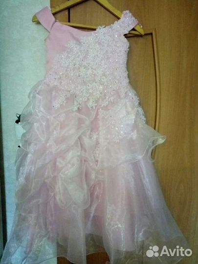Платье праздничное