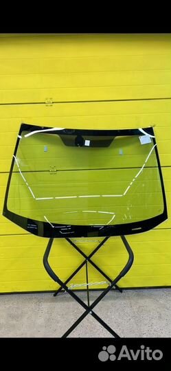 Лобовое стекло Nissan Primera