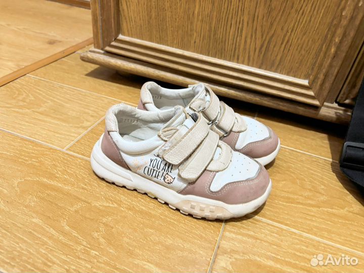 Кроссовки для девочки