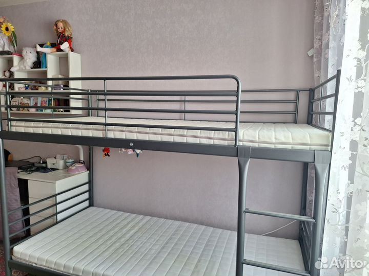 Двухъярусная кровать металлическая бу с матрасами