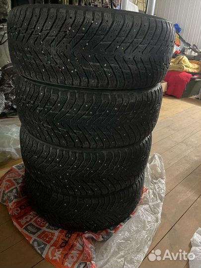 Nokian Tyres Hakkapeliitta 8 215/55 R17