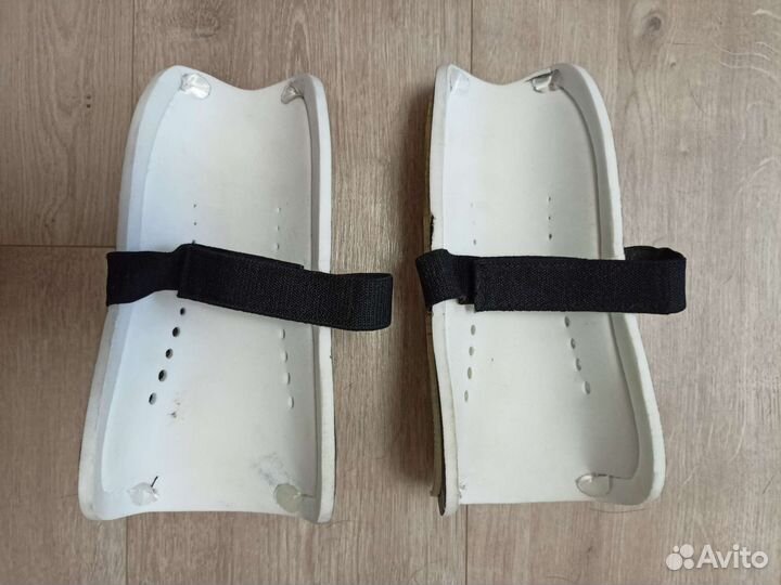 Футбольные щитки Rucanor