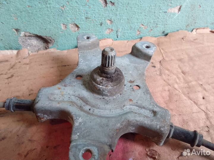 Стеклоподъемник мех. Зад. правый Nissan Terrano 1