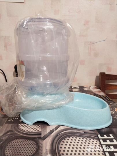 Кормушка для собак и кошек