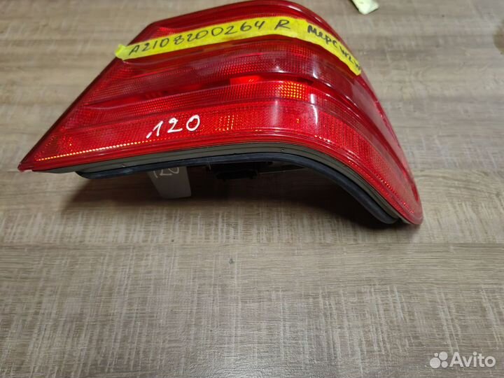 Фонарь задний правый Mercedes Benz E класс