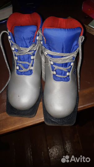 Лыжные ботинки 34р