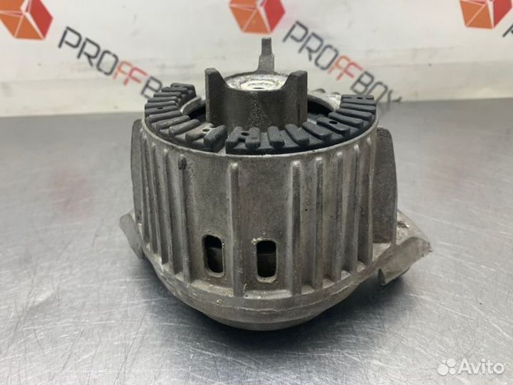 Подушка крепления двигателя Mercedes E-Class W212