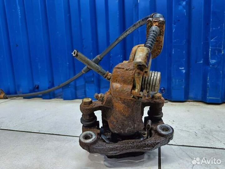 Суппорт задний левый Kia Cerato LD 1.6 G4ED 2005