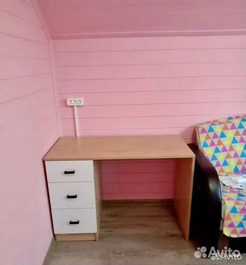 Письменный стол