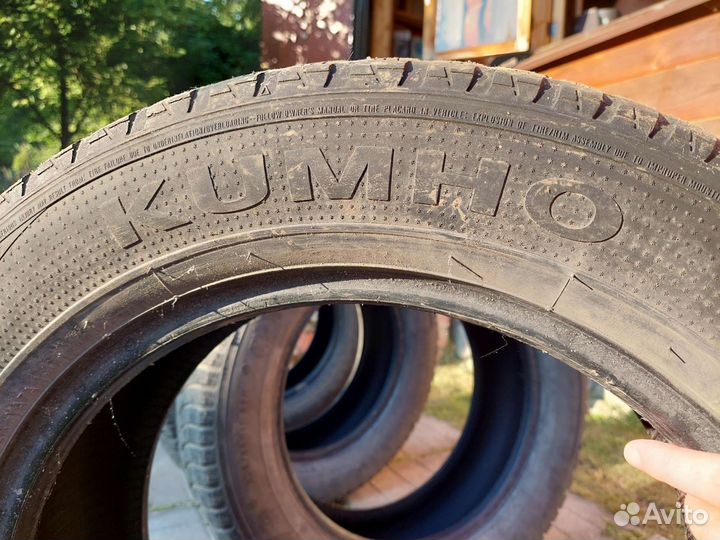 Kumho I'Zen KW23 225/60 R17 99H