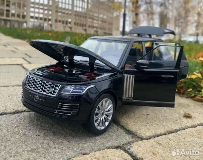 Металлическая машинка Range Rover 1:18