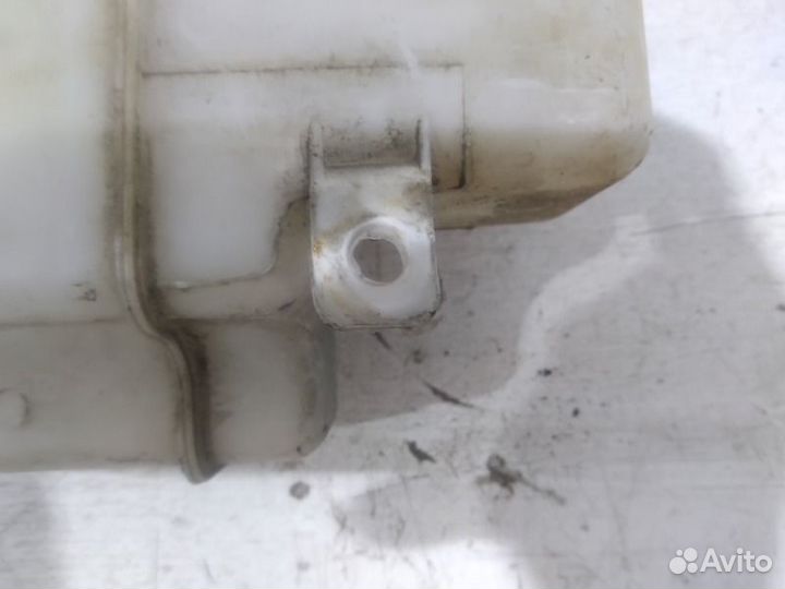 Бачок омывателя передний Hyundai Sonata 4