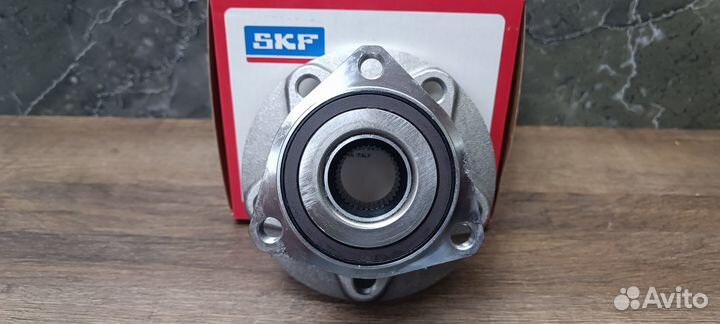 Ступица переднего колеса SKF vkba6556