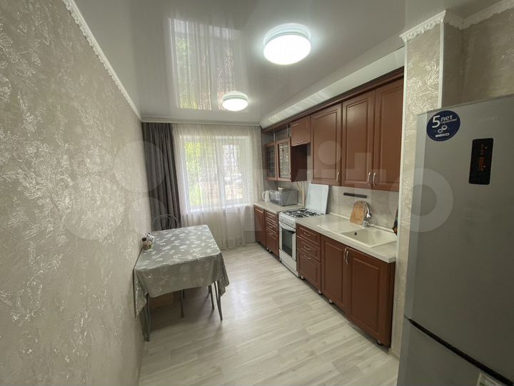 2-к. квартира, 60 м², 1/9 эт.