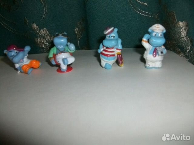 Фигурки и машинки из киндер-сюрприза