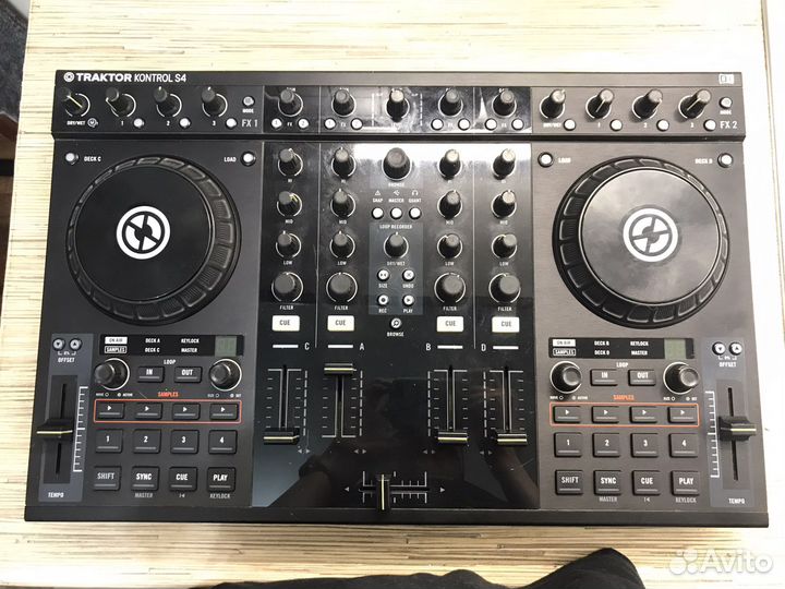 Native instruments traktor S4 MK1