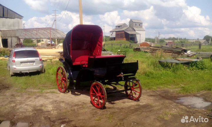 Карета-фаэтон Красное и черное модель для лошади