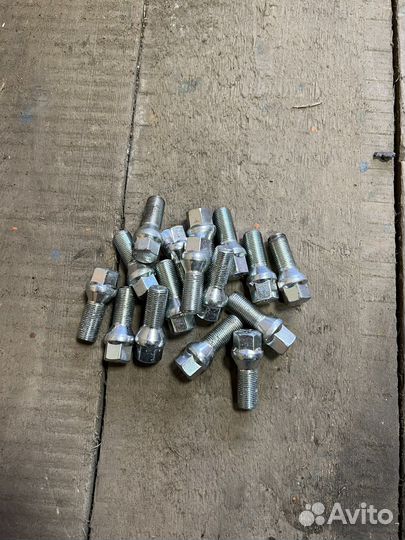 Колесные болты M14*1.25 10.9