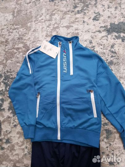 Спортивный костюм детский новый