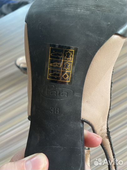 Босоножки 38