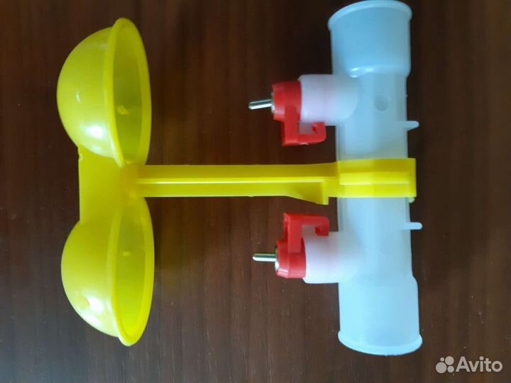 Поилка нипельная для птиц