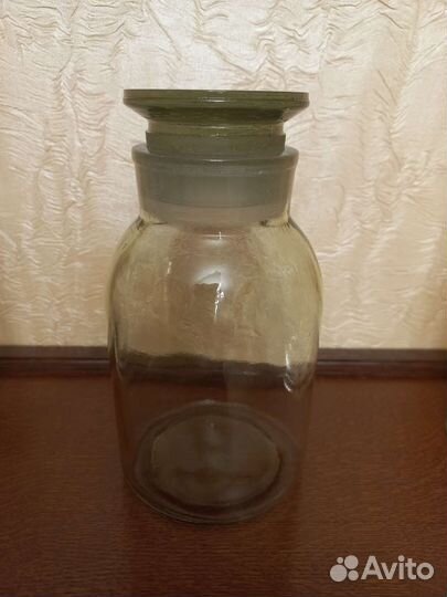 Бутылки и банки