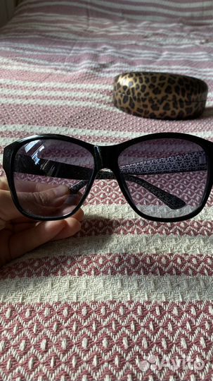 Солнцезащитные очки женские guess