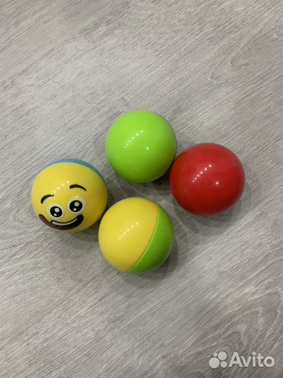 Каталка стрелялка с шариками