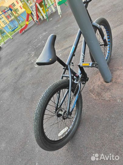 Трюковой велосипед BMX