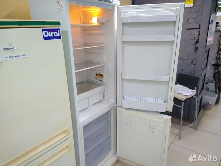 Холодильник Indesit