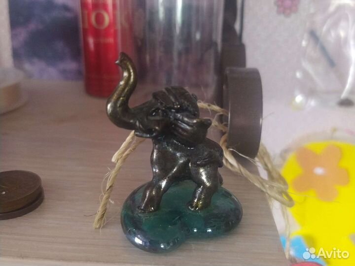 Металлический слоник