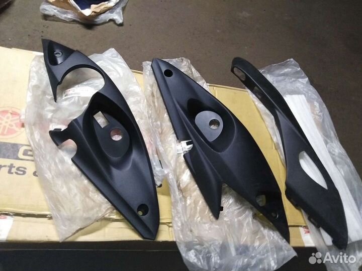Новая оригинальная крышка левая Yamaha RS Venture