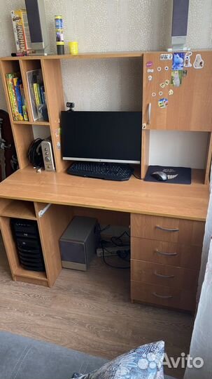 Компьютерный стол