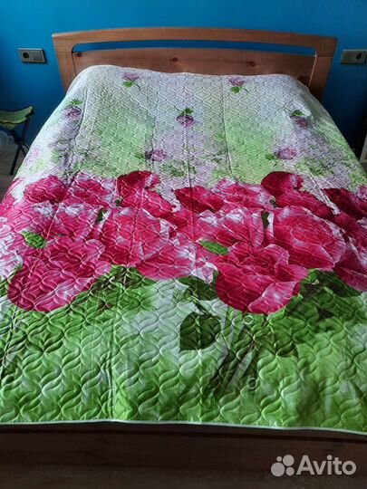 Покрывало на кровать новое