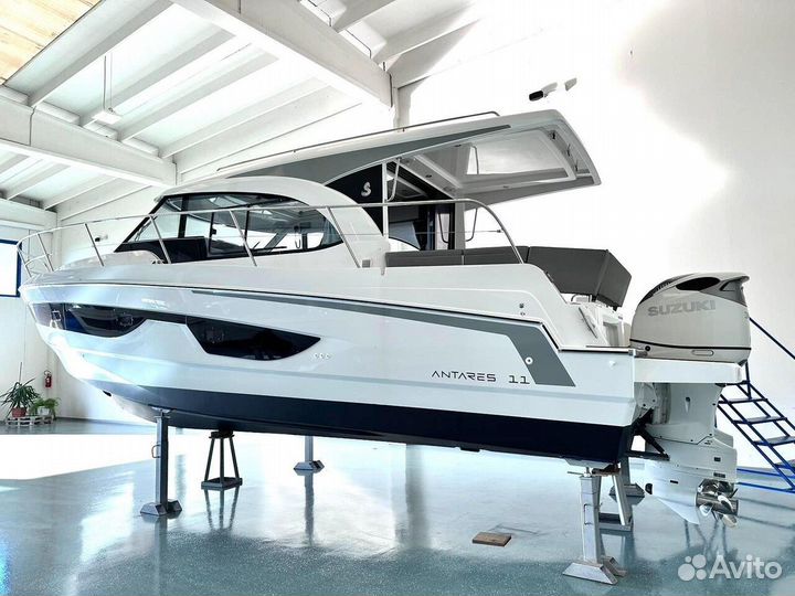 Катер Beneteau Antares 11