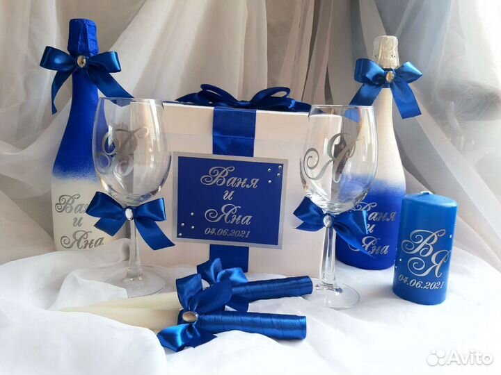 Свадебные аксессуары с именами или инициалами